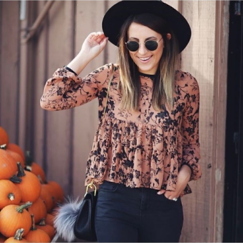 Urban Outfitters Top Size Small Floral Animal Print Bunny Rare - Picture 2 of 8